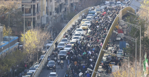 Шестеро погибших, десятки раненых и заявления США о готовности вмешаться. Что известно о протестах в Иране